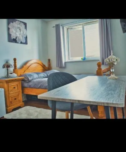 Detached House With A Private En Suite Room